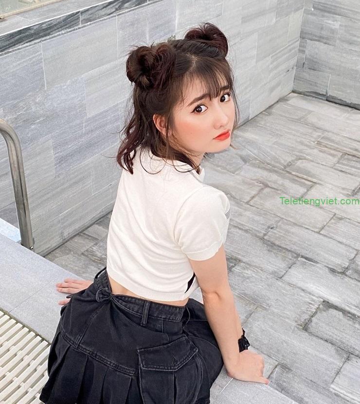 Ảnh vú đẹp sexy căng tròn lộ ti không che hồng hào